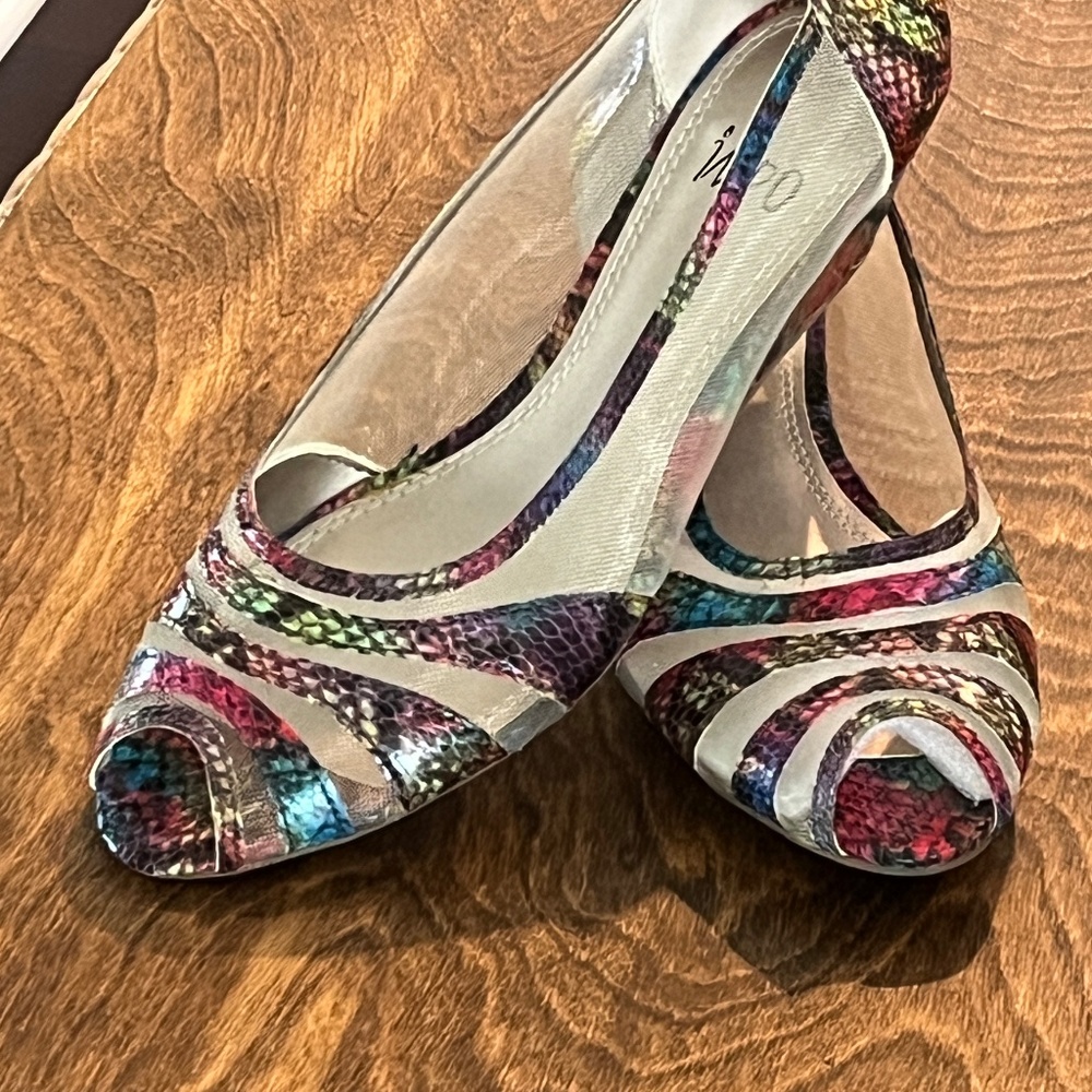 Multi color and sheer small wedge
